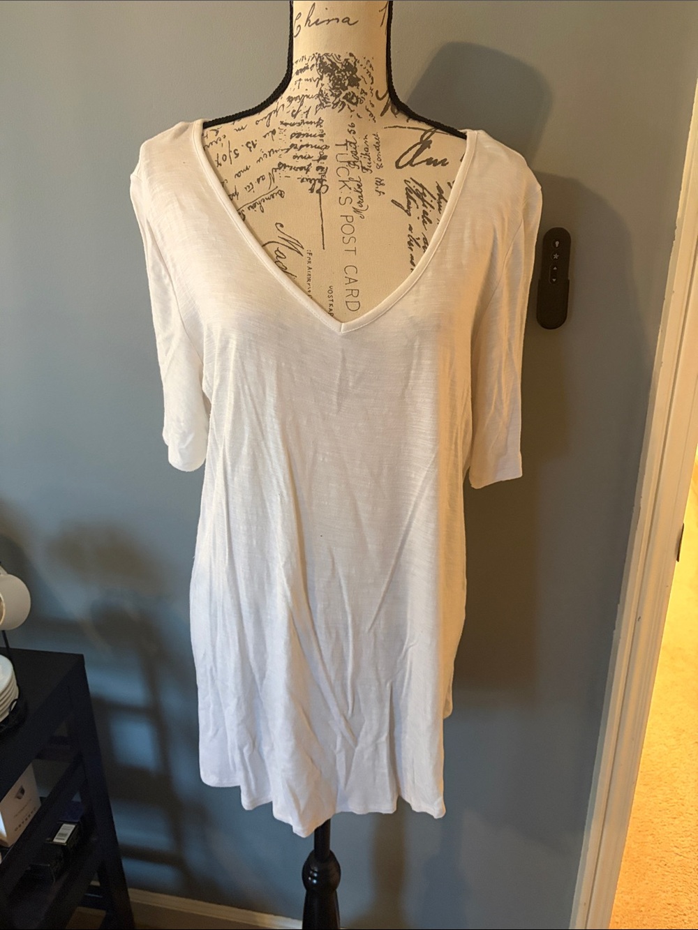 Maurice’s XL 24/7  White V-Neck Short Sleeve Top, Comfy!